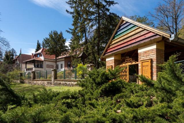 Pintér-kert Arborétum, bejárat